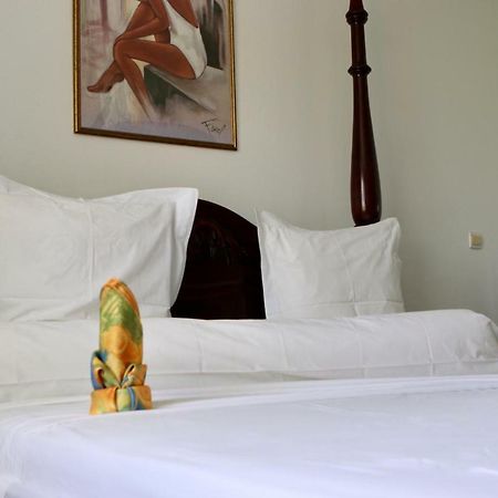 Bed & Breakfast 6 Suites Piscine Et Plage Pointe Faula Ле-Воклен Екстер'єр фото
