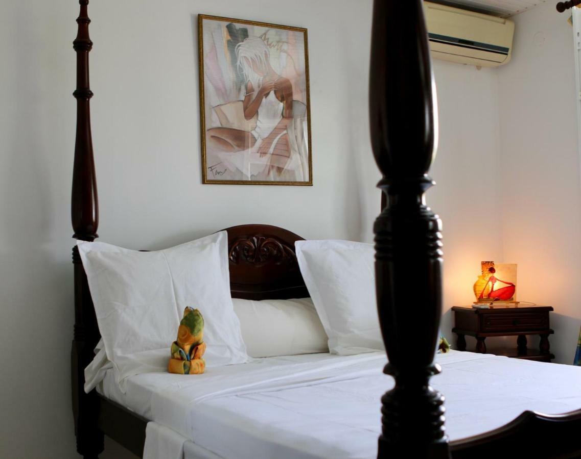Bed & Breakfast 6 Suites Piscine Et Plage Pointe Faula Ле-Воклен Екстер'єр фото