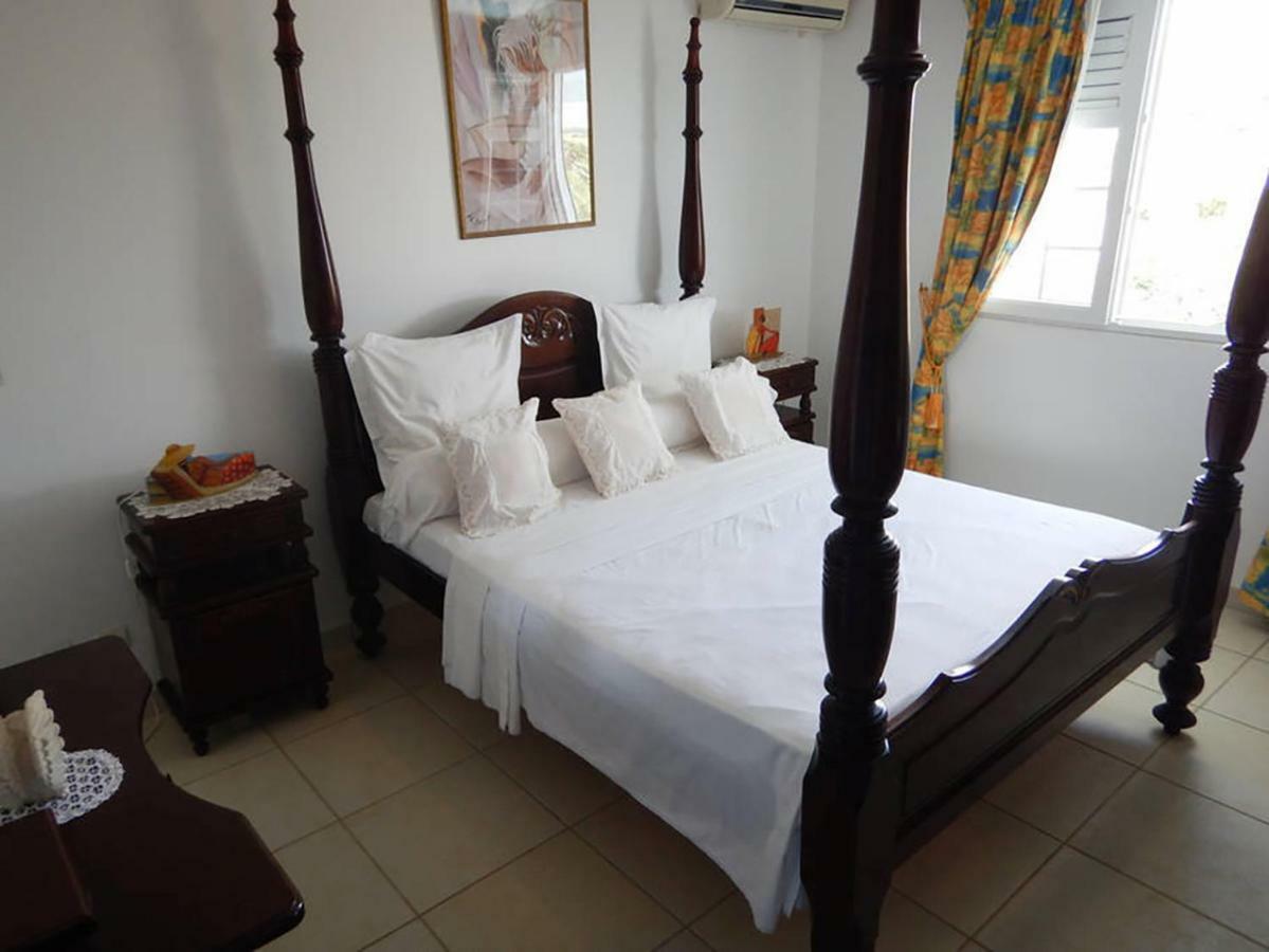 Bed & Breakfast 6 Suites Piscine Et Plage Pointe Faula Ле-Воклен Екстер'єр фото