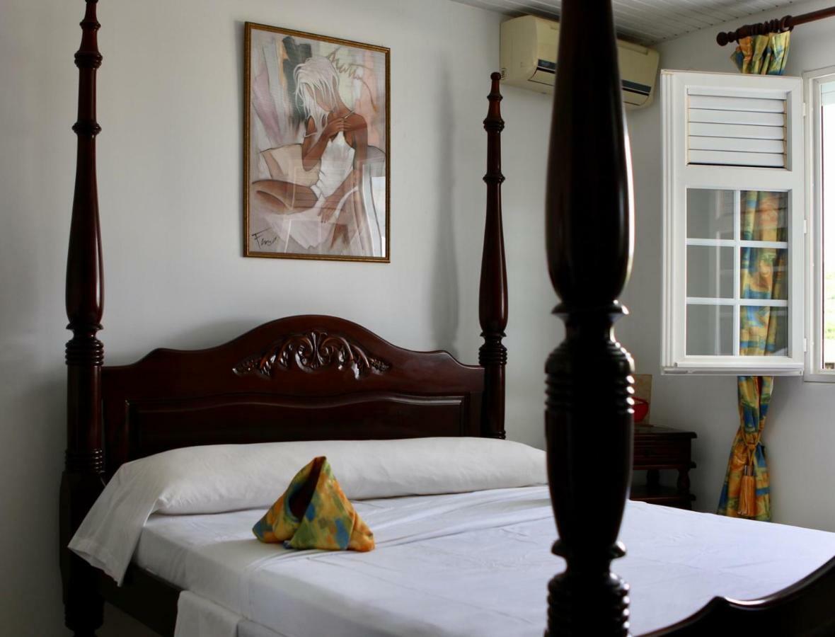 Bed & Breakfast 6 Suites Piscine Et Plage Pointe Faula Ле-Воклен Екстер'єр фото